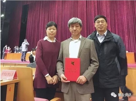 張勤教授.jpg