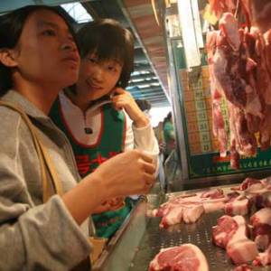 名校畢業(yè)生引導潮流賣豬肉
