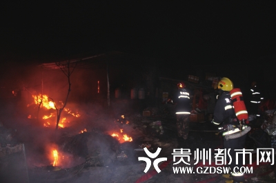 煮豬食灶臺死灰復(fù)燃 引大火燒死40頭豬